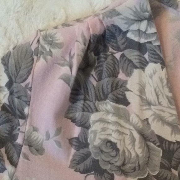 $10 ❌ SEND OFFER ❌ 🖤 Talbots Faux Wrap Blouse - Picture 5 of 6